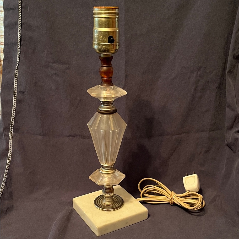 Hollywood regency boudoir lamp Marble Base - Clear & silver